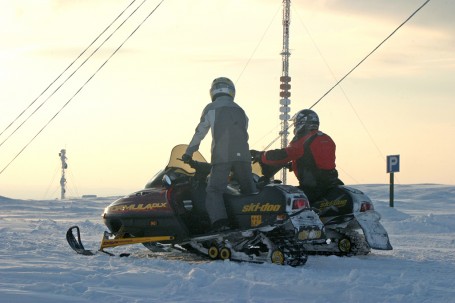 Motoneige à Luosto, Laponie